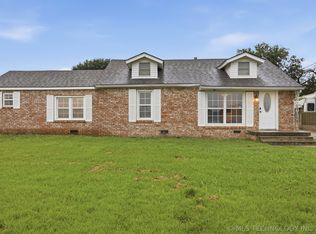 10035 Bryant Rd, Henryetta, OK 74437