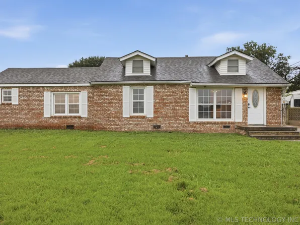 10035 Bryant Rd, Henryetta, OK 74437