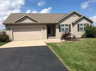 N1125 Redwing Dr, Greenville, WI 54942
