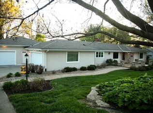 8 Wishbone Dr, Saint Joseph, MO 64506