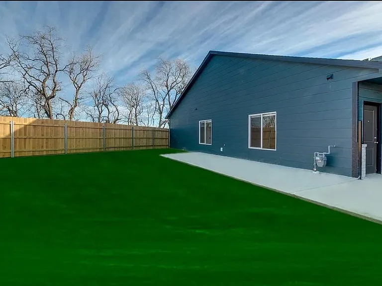 2346 E Cheyenne Ct — Photo 3