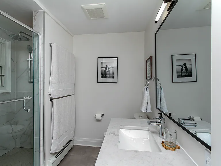 220 Cowley Ave — Photo 23