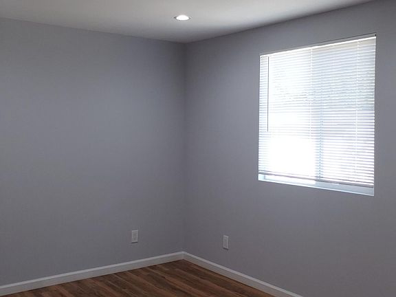 4th image of 836 Wright Ave #836