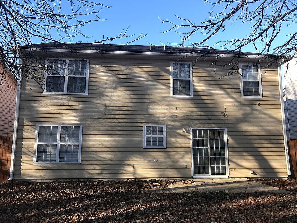 2nd image of 1825 Stoneoak Cir