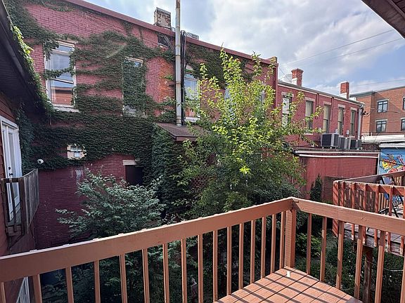 4th image of 111 E 6th St APT C