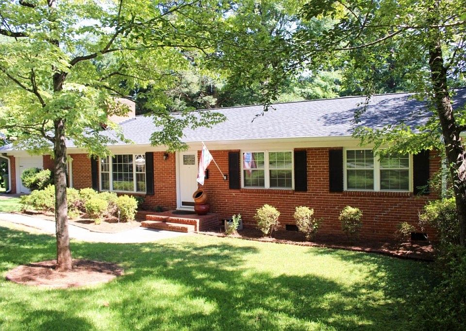 1st image of 125 E Lockman St