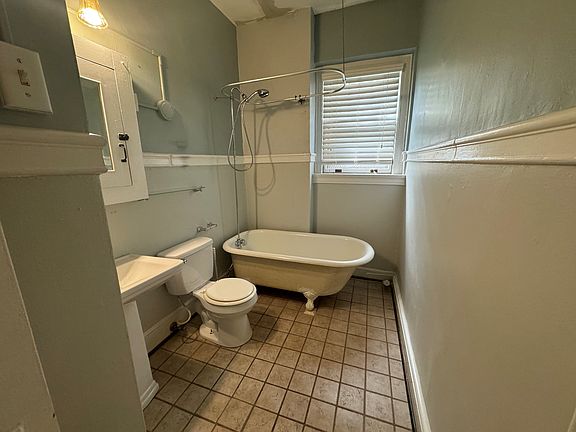 5th image of 420 Market St #1B-1Ba-831Sqft