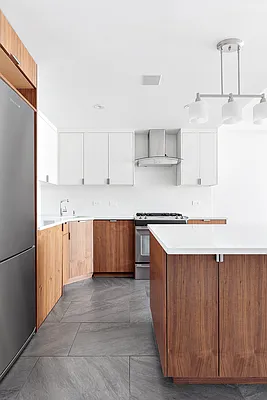 Sold by TWINSTONE PROPERTIES | media 17