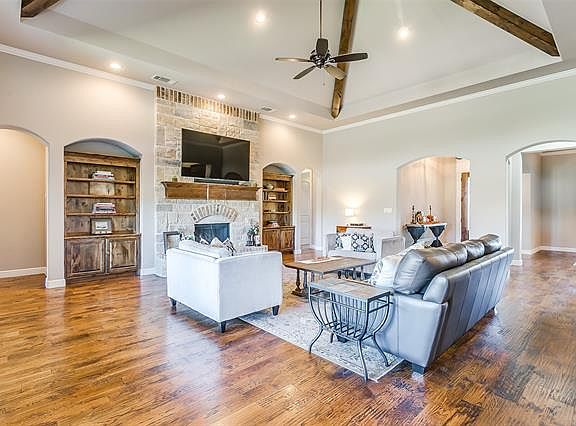 5th image of 229 Bearclaw Cir