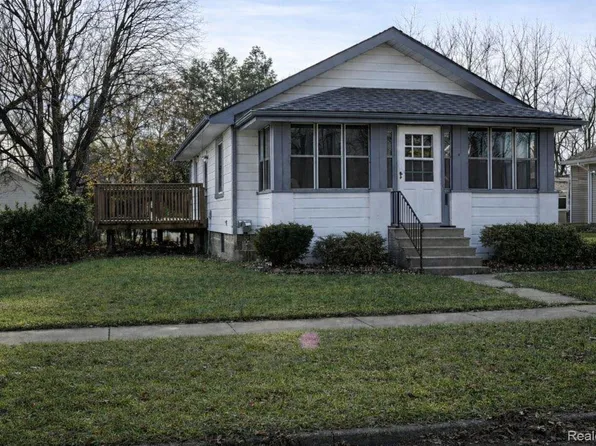 2513 Tiffin St, Flint, MI 48504