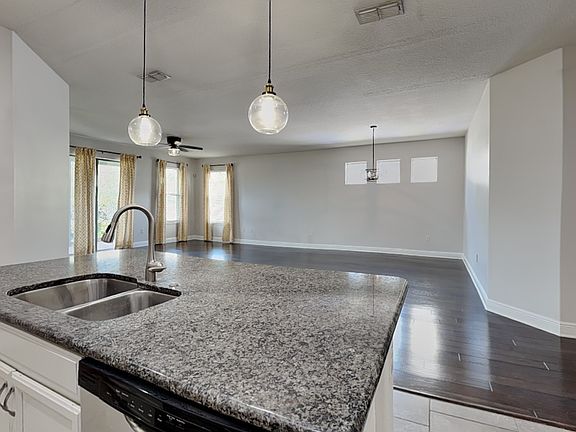 4th image of 15543 Waterleigh Cove Dr