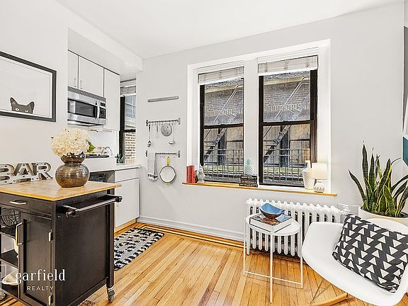 3rd image of 300 8th Ave APT 3G