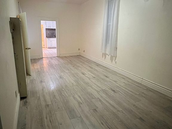 5th image of 28 Varennes St
