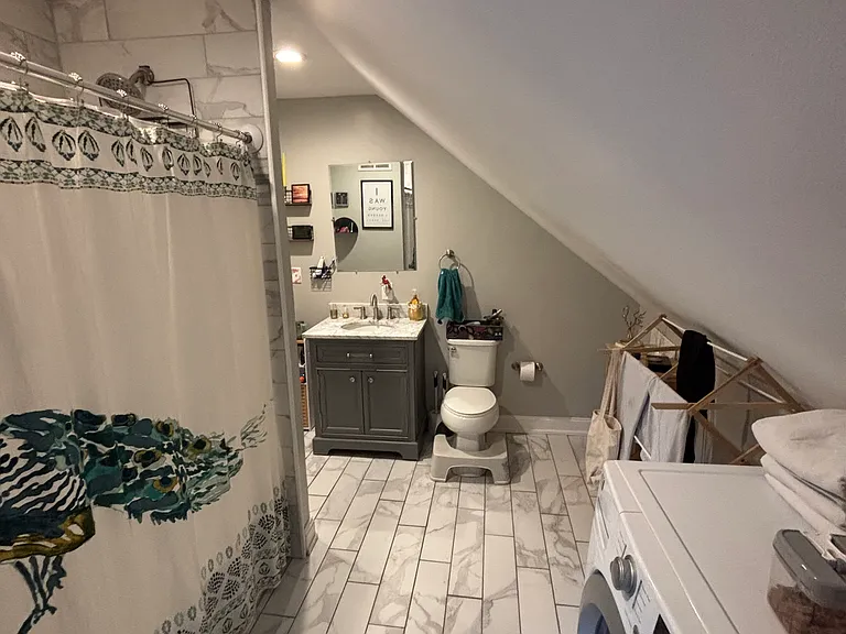 2374 Saint James Ave #3 — Photo 15