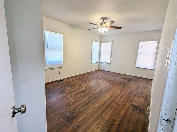 4th image of 302 Blanton St