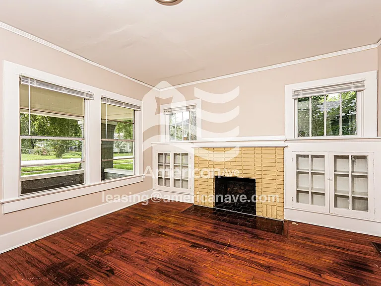 1443306_003_living_room_3.jpg