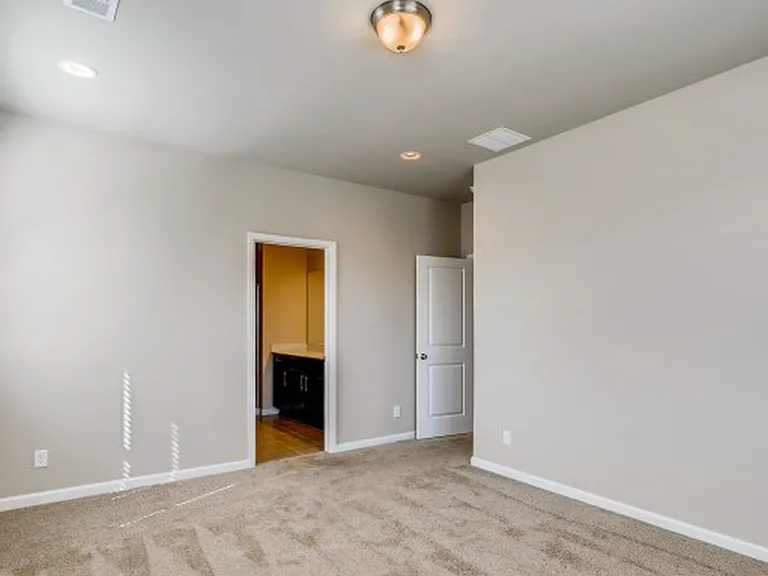 760 Stonebridge Dr — Photo 17