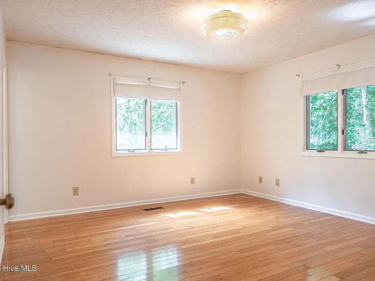 2 Sassafras Ln — Photo 34