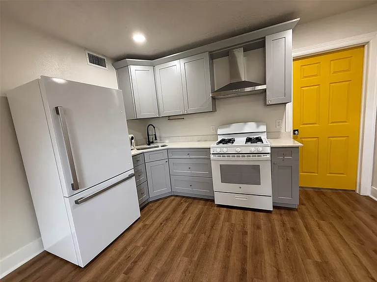 5201 Lindsay St — Photo 8