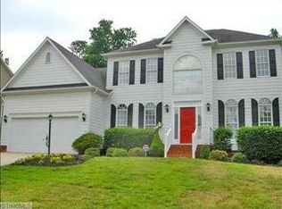 2905 Peninsula Dr, Jamestown, NC 27282