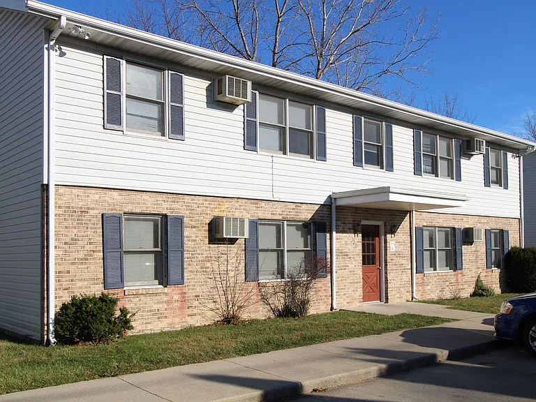 Spacious Northside Apartments — Photo 10