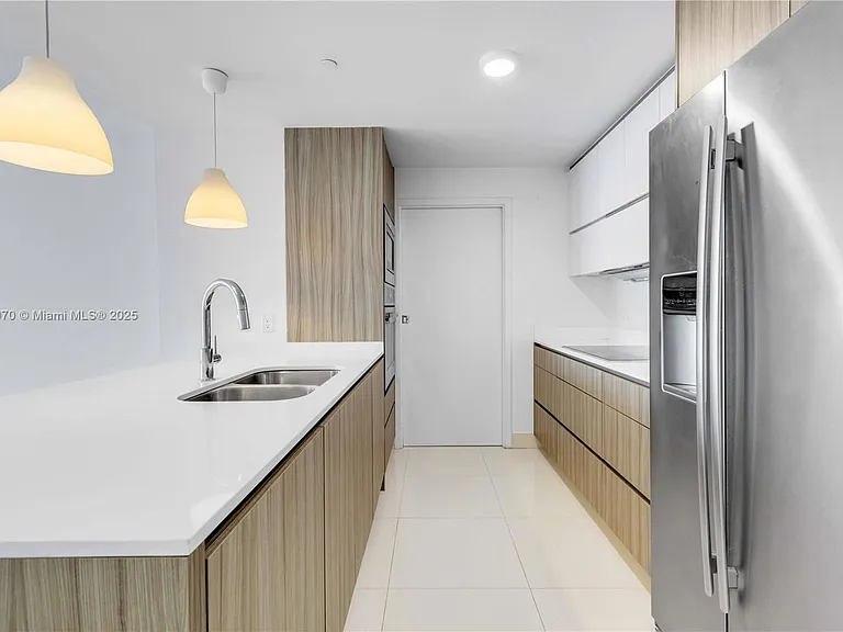 600 NE 27th St #3102 — Photo 5