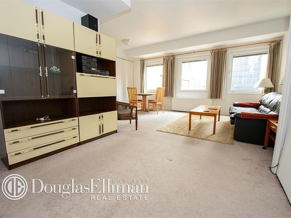 1st image of 58 W 58th St APT 19D