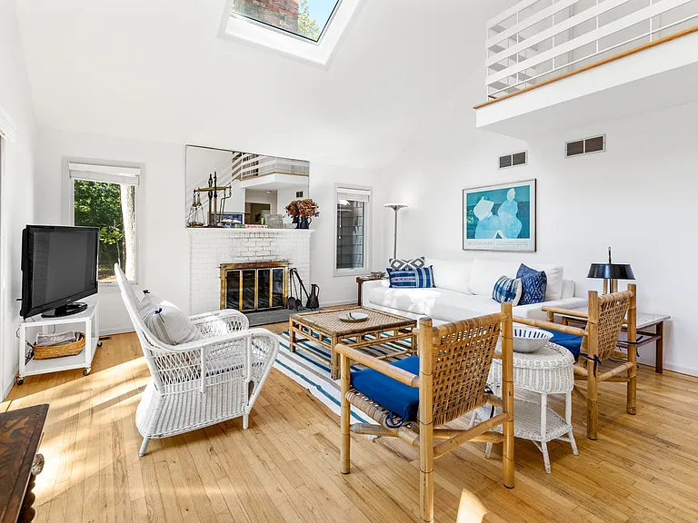 4 Havens Ln — Photo 11