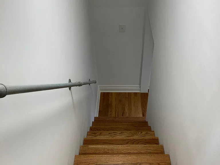 903 Pike St — Photo 8