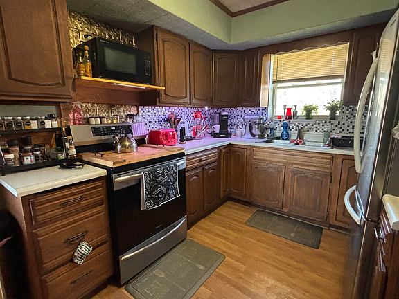 4th image of 2978 Terrace Ln