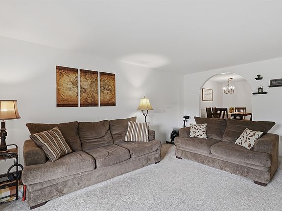 5th image of 1 Bristol Court #211