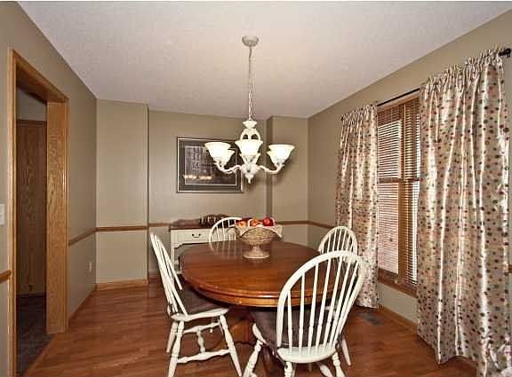 4th image of 2414 N Vinegate Cir