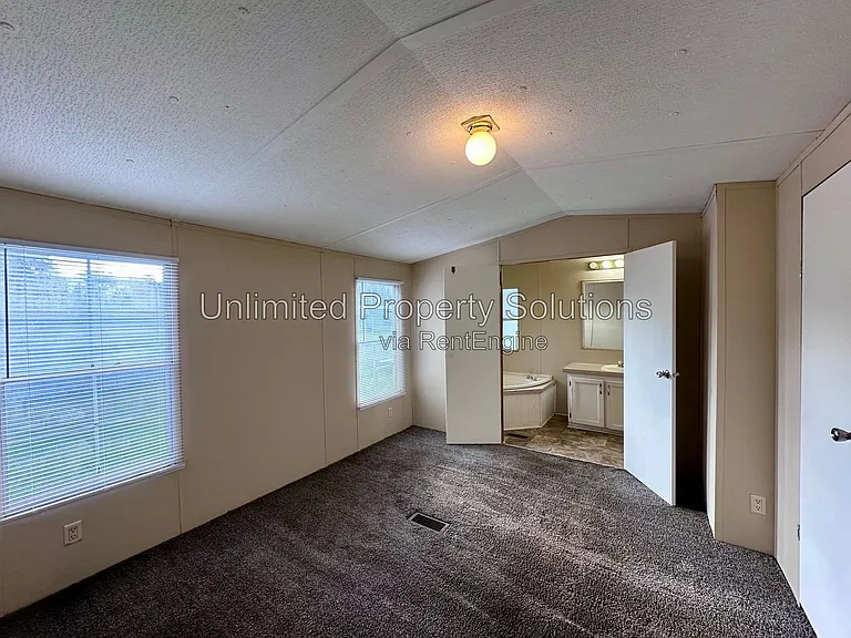 9499 Wendi Dr NE #J — Photo 7