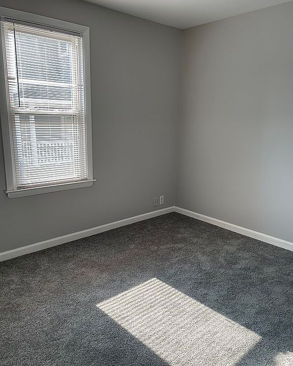 1st image of 420 Centre St #1