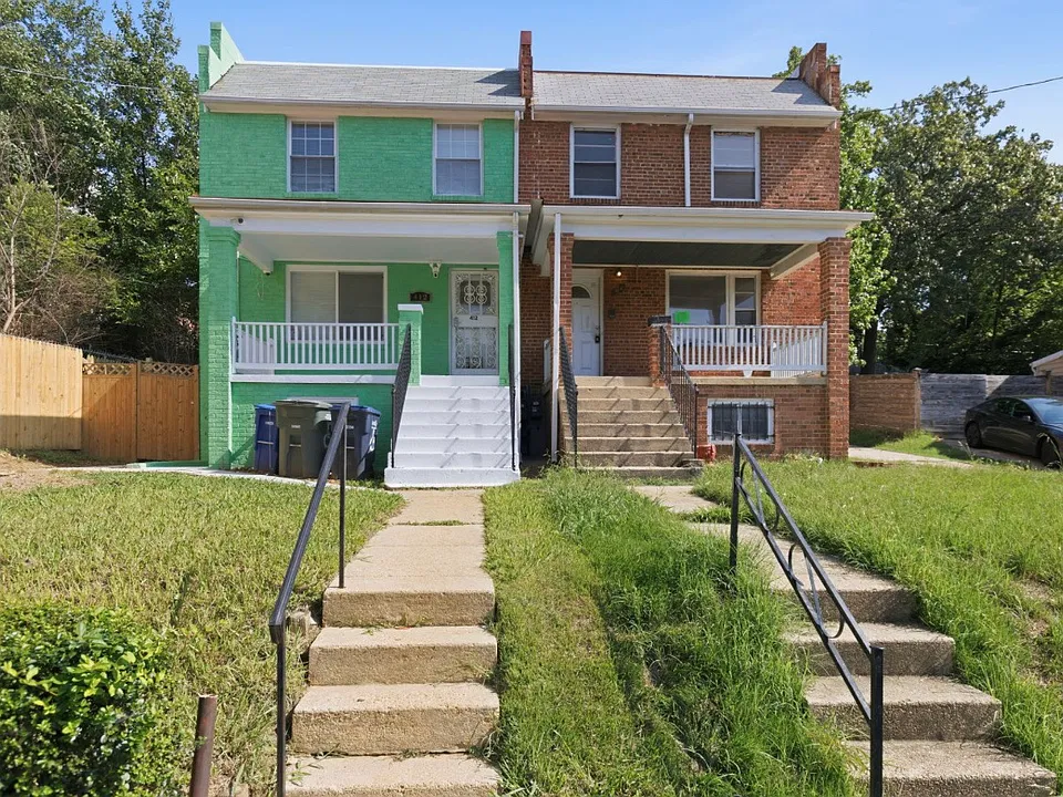 412 Chesapeake St SE