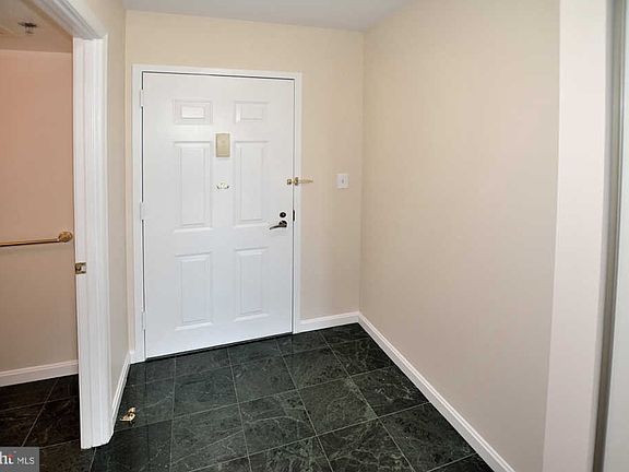 3rd image of 2151 Jamieson Ave Unit 2-1211