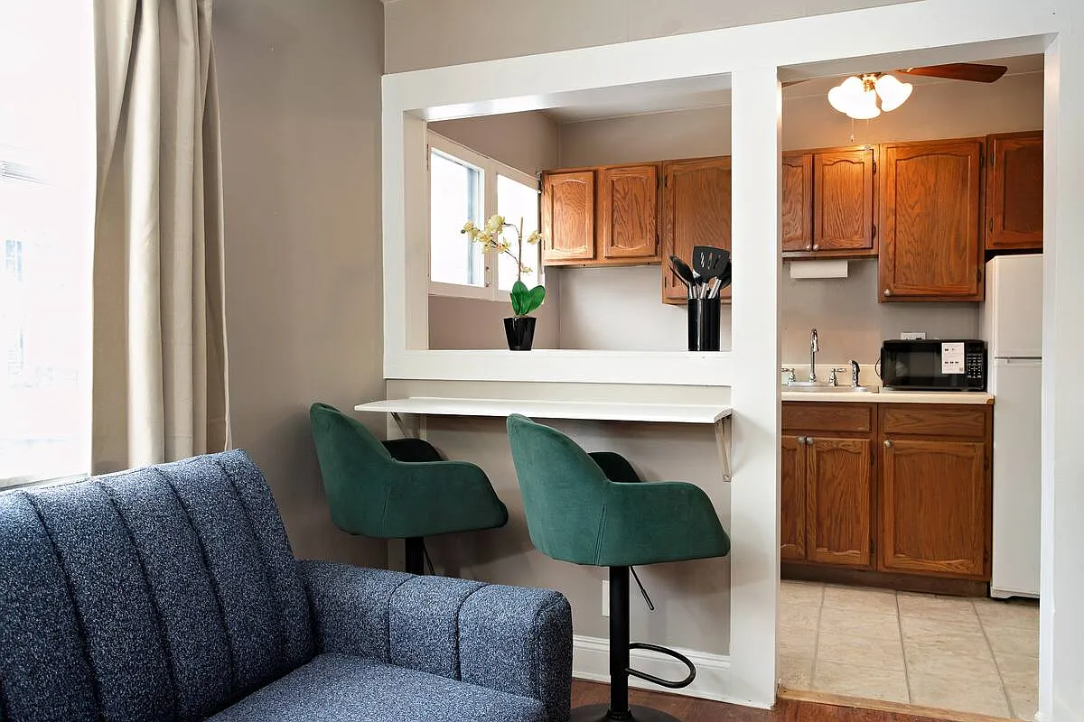 1 bed, $2,200 — Photo 4