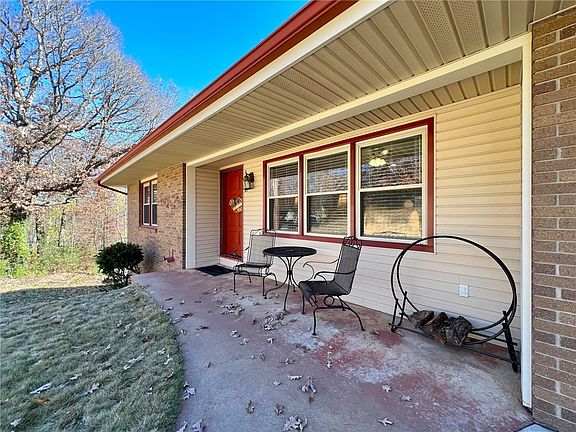 2nd image of 67 Tamworth Cir