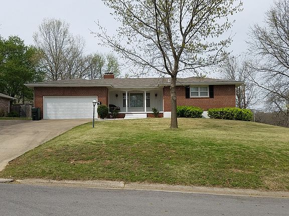 2nd image of 706 Park Hill Dr
