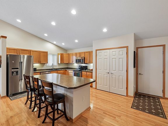 5th image of 4448 Tamara Ln