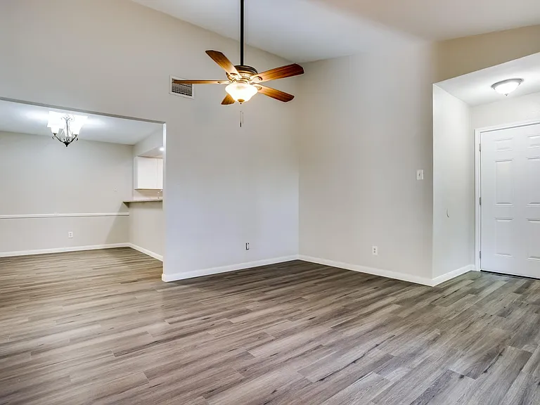 5102 Lakeridge Ct — Photo 7