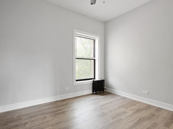 4th image of 1245 W Morse Ave APT 2