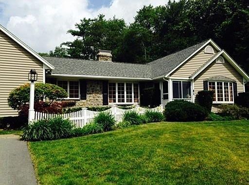 3rd image of 81 Westview Dr