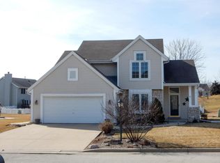 606 Woodland Cir, Waterford, WI 53185