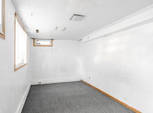 804 1/2 W 18th St, Cedar Falls, IA 50613