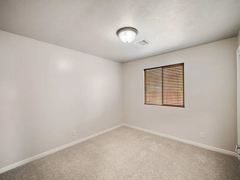 3945 S 20 E — Photo 17