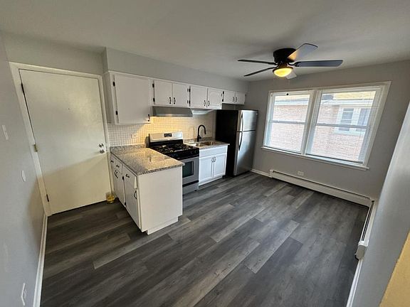 4th image of 1690 Patricia Pl APT 2E