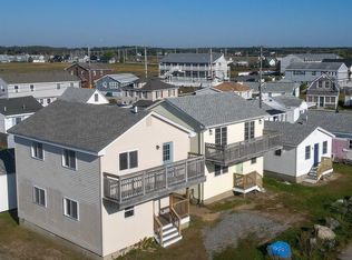 4 Page Ln, Hampton, NH 03842
