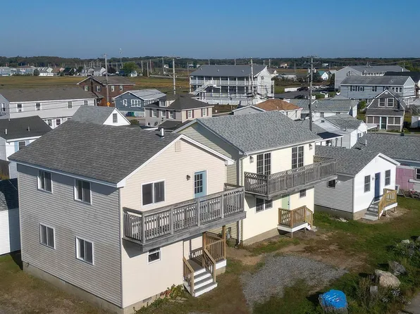 4 Page Lane, Hampton, NH 03842