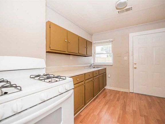 5th image of 759 Charles Ave